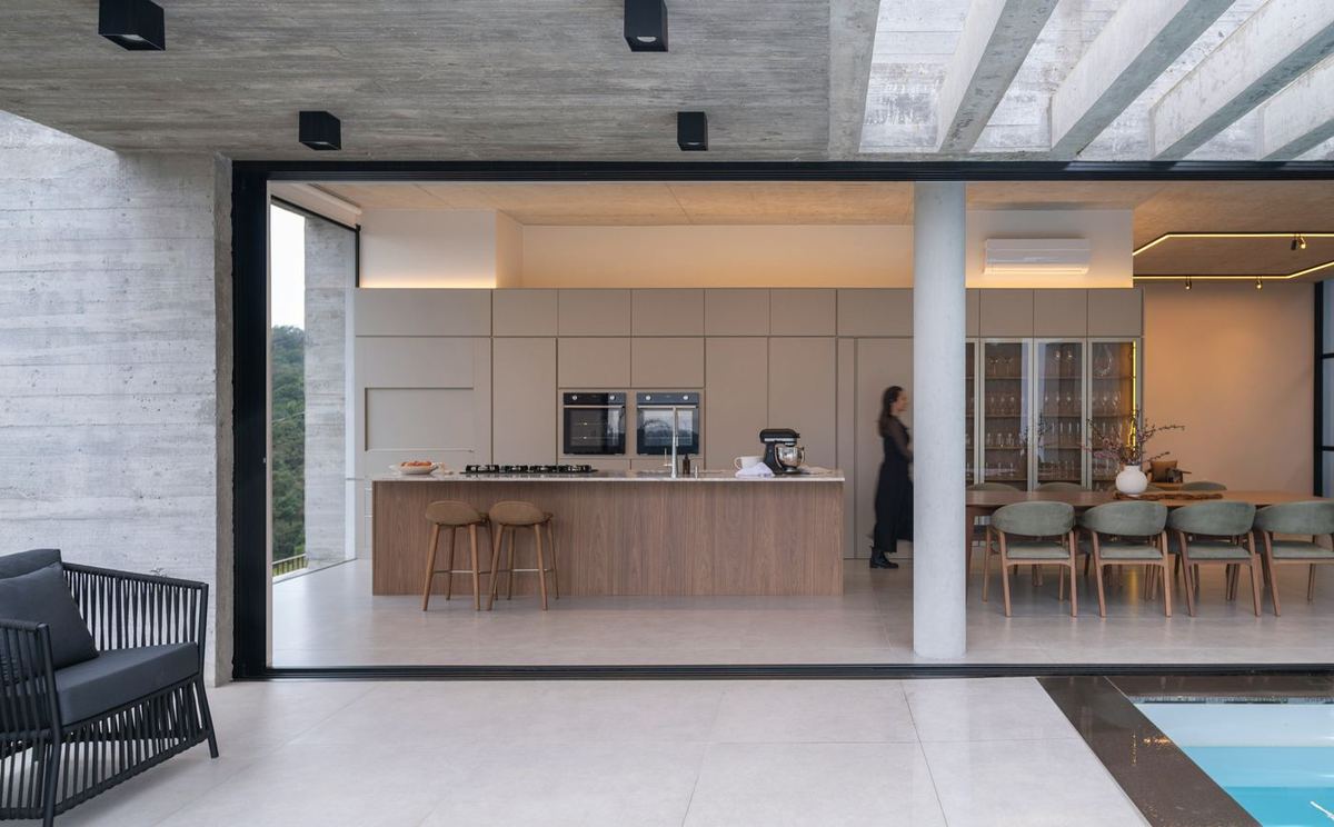Cozinha integrada sala jantar planejada